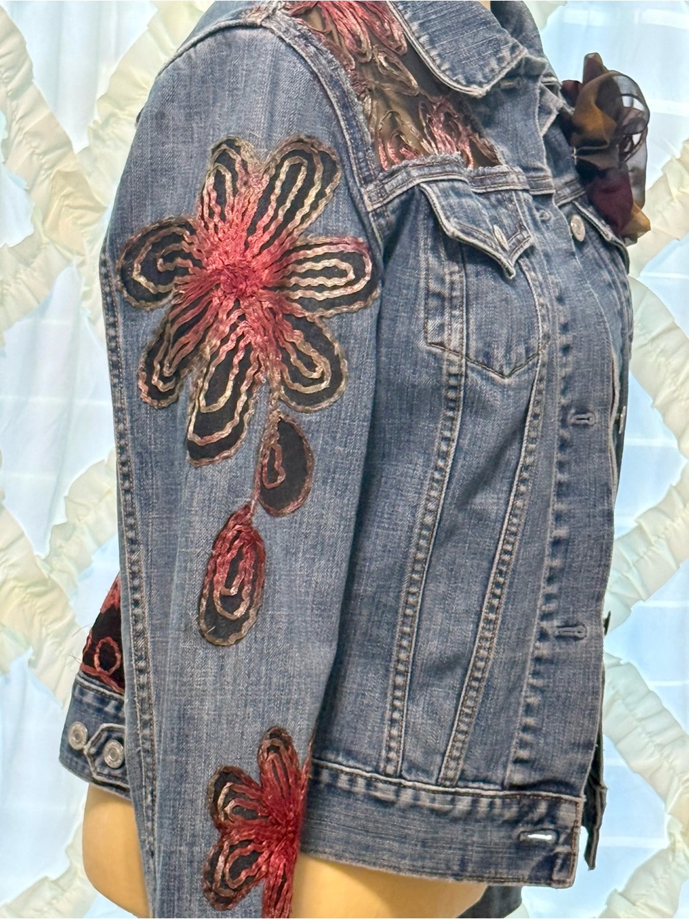 Upcycle Jean Jacket with ribbon flowers and embroidered back yoke - Picture 6 of 9